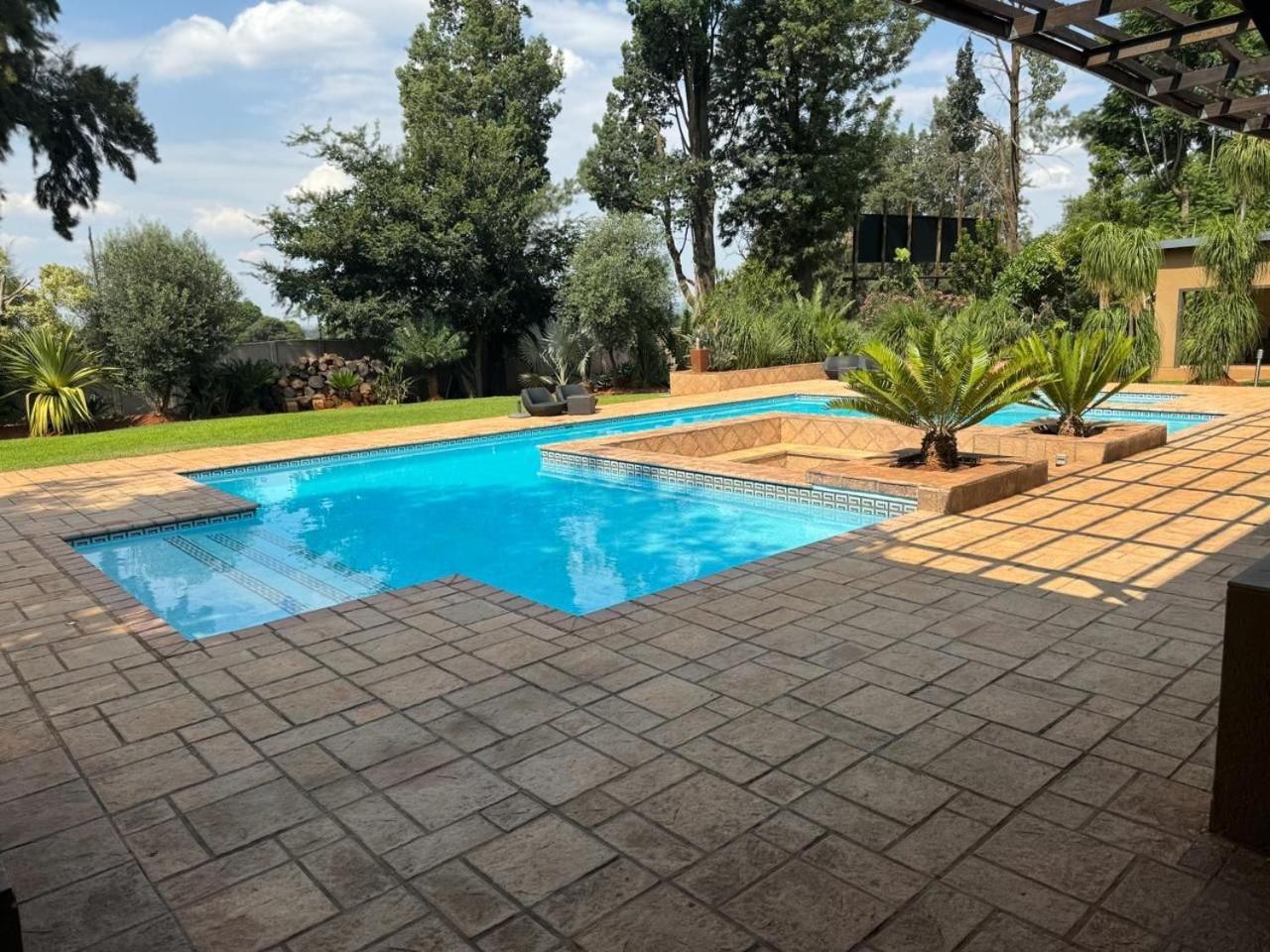 Manor Hills Guest Lodge Rustenburg Extérieur photo