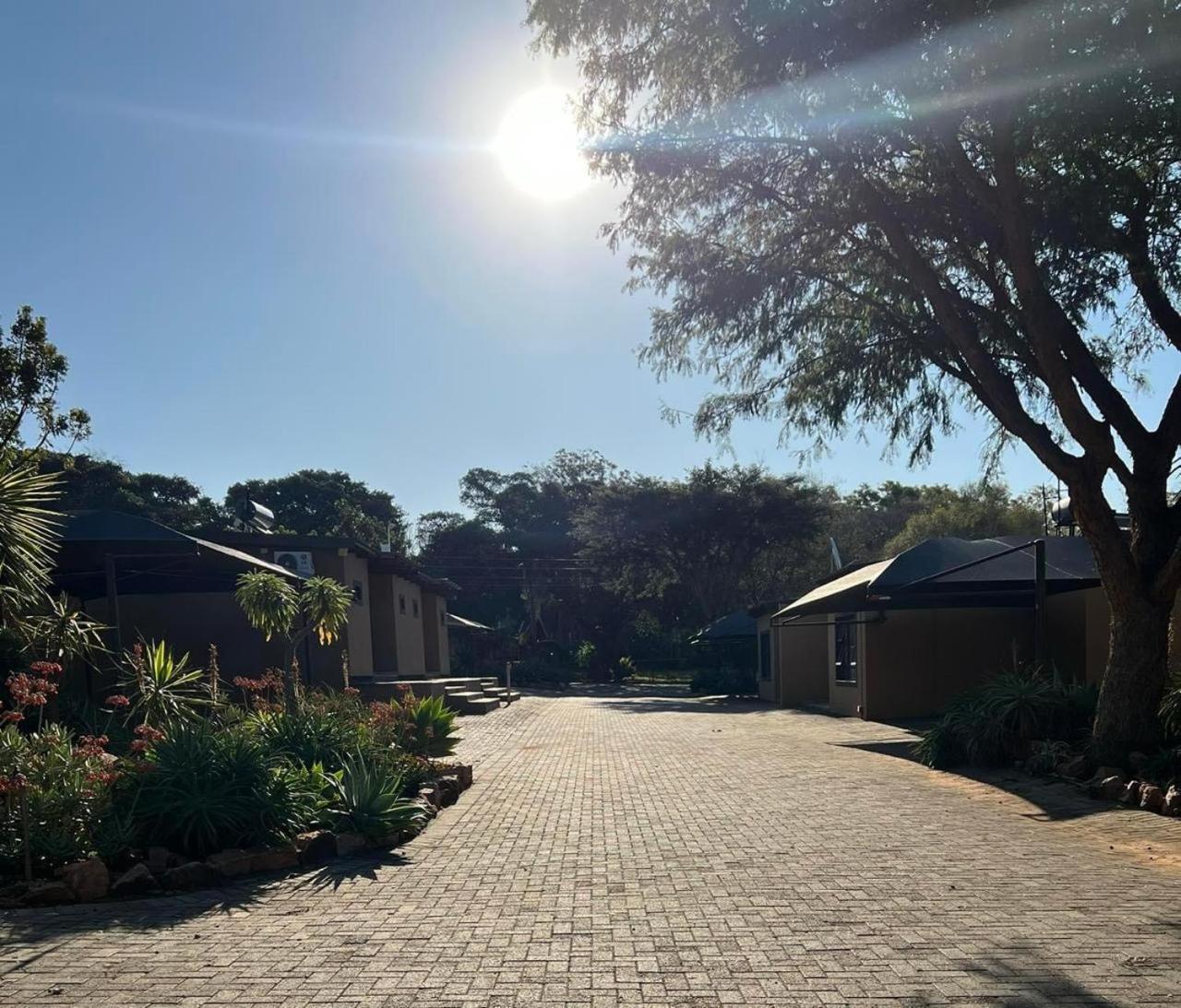 Manor Hills Guest Lodge Rustenburg Extérieur photo