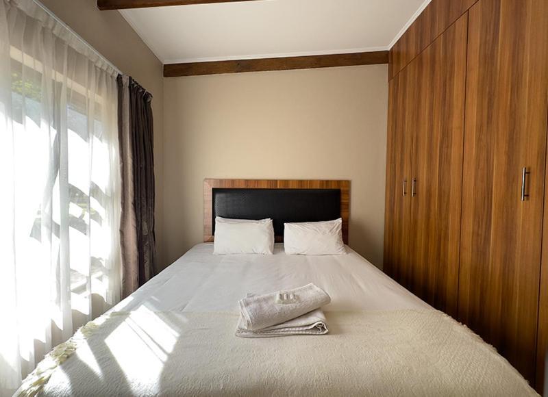 Manor Hills Guest Lodge Rustenburg Extérieur photo