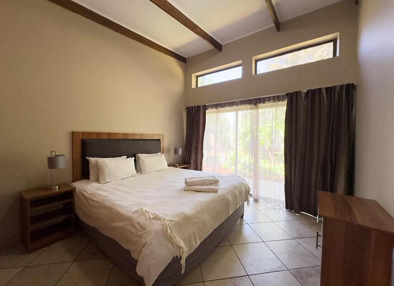 Manor Hills Guest Lodge Rustenburg Extérieur photo