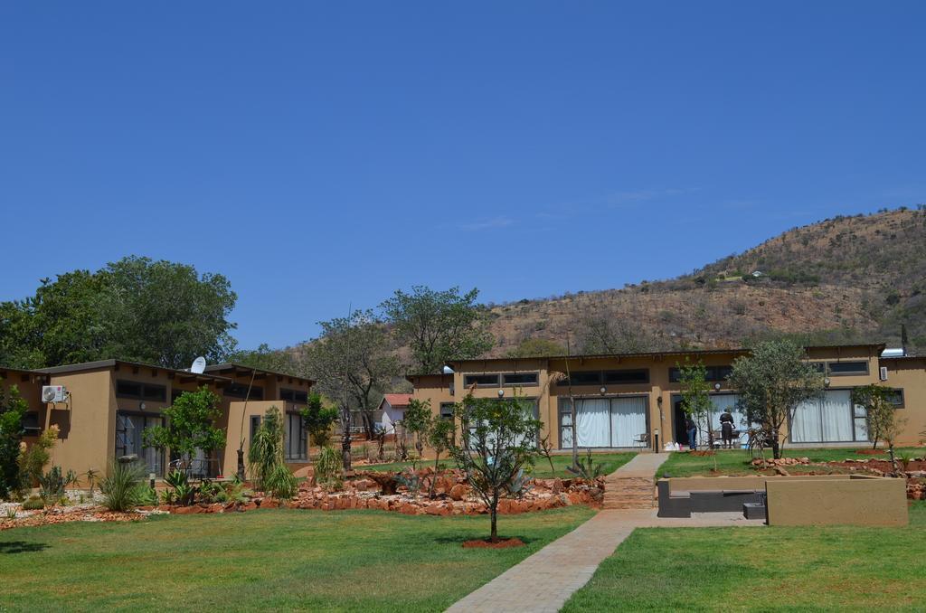 Manor Hills Guest Lodge Rustenburg Extérieur photo